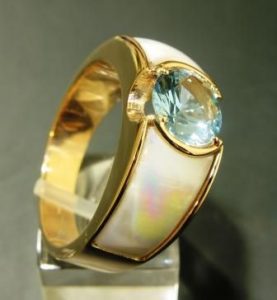 Žiedas Nr.21 (iš geltono, raudono arba balto aukso, su akvamarinu)