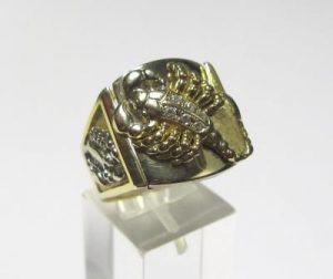Žiedas Nr.29 (iš geltono aukso, puoštas skorpionu ir briliantais)